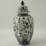 923 4106 VASE AND COVER